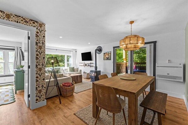 Interior - Stylish & Unique 2BR Stowe Condo: Newly Renovated! (Stowe)