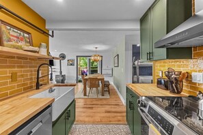 Fridge, oven, stovetop, dishwasher - Stylish & Unique 2BR Stowe Condo: Newly Renovated! (Stowe)