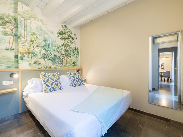 1 dormitorio, tabla de planchar con plancha, Internet y ropa de cama