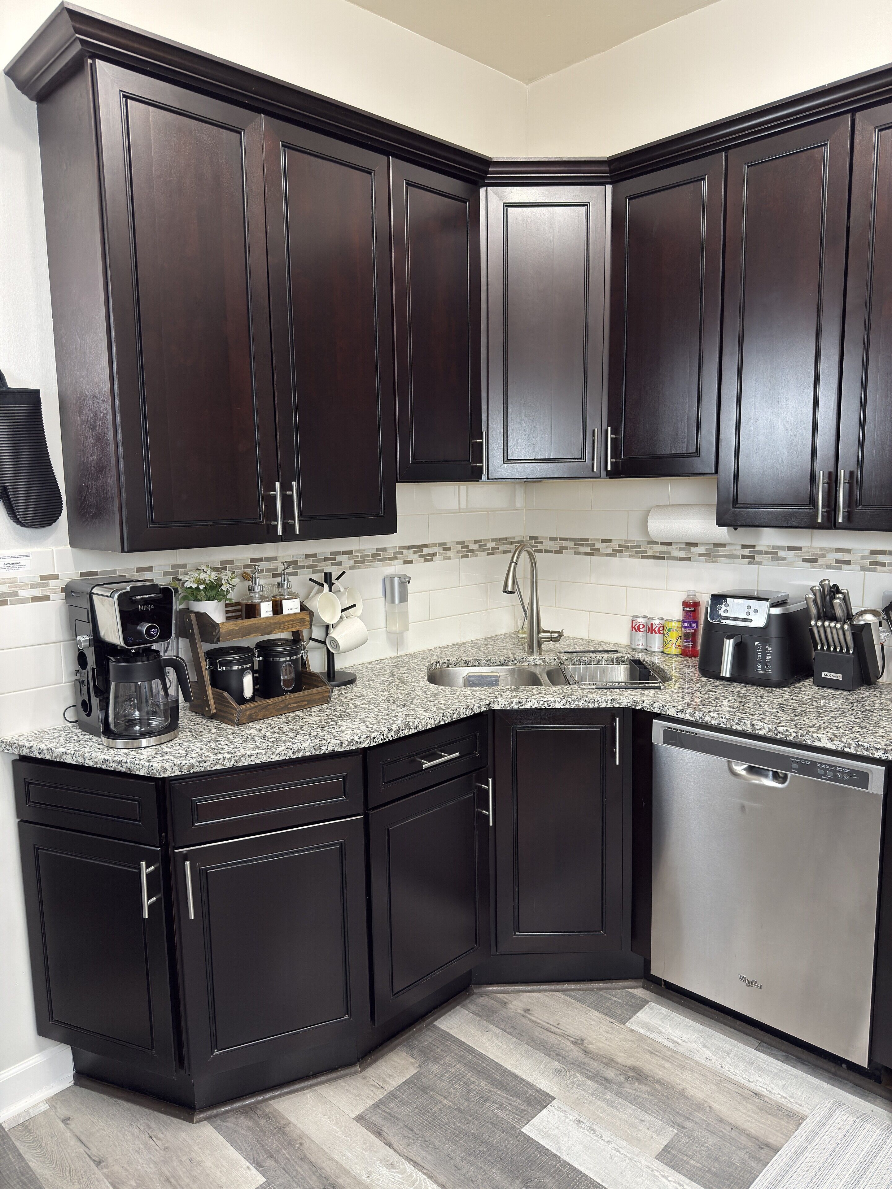 Microwave, oven, stovetop, dishwasher