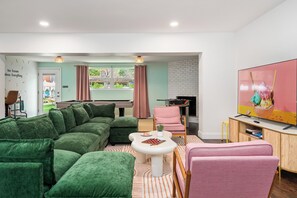 Télévision, cheminée