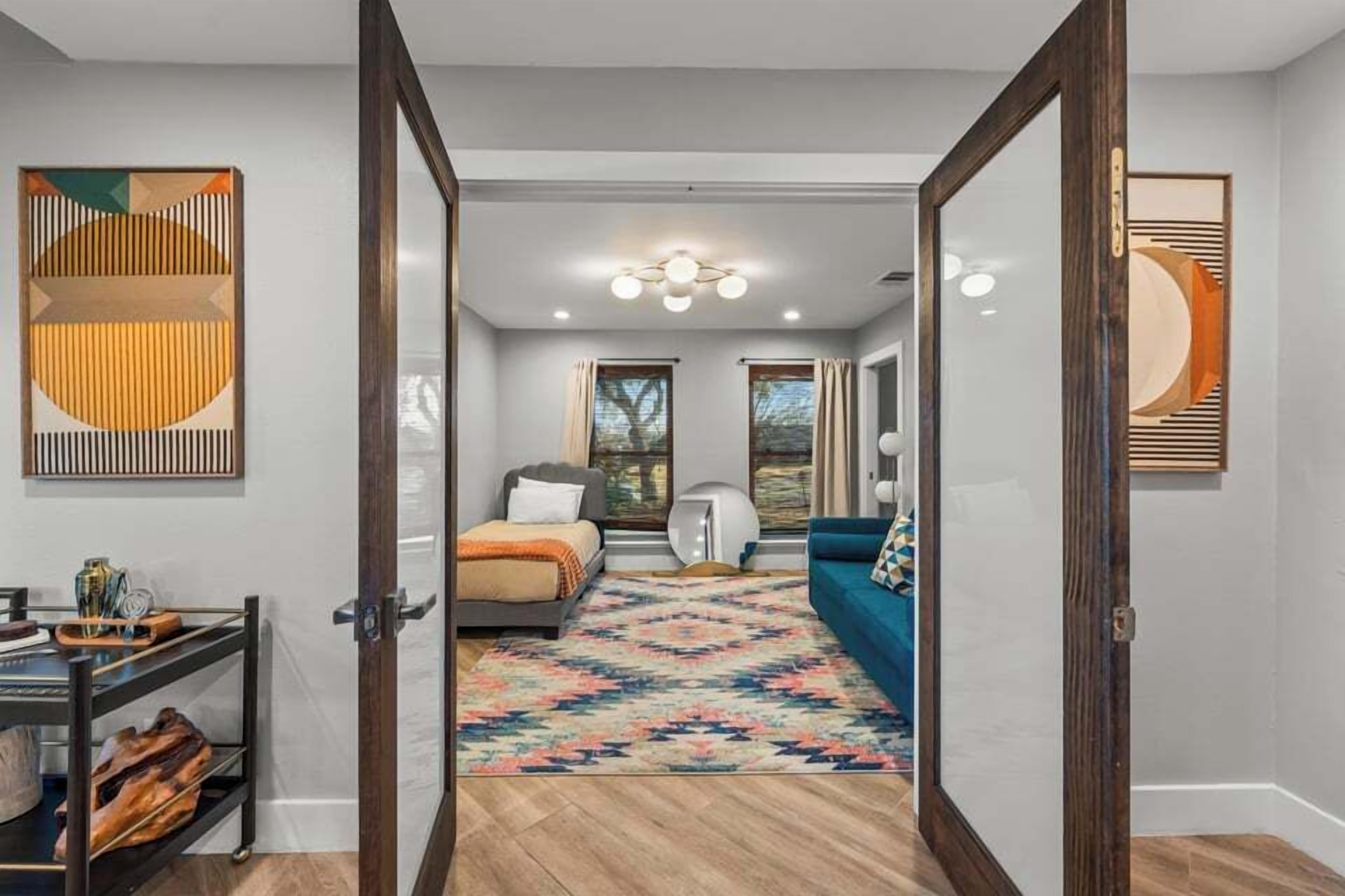 3 bedrooms, iron/ironing board, travel crib, free WiFi