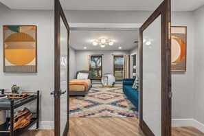 3 bedrooms, iron/ironing board, travel crib, free WiFi