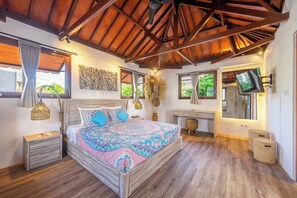 3 habitaciones, tabla de planchar con plancha, wifi y ropa de cama