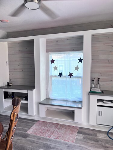 Hometown Retreat
Tremendous 5-bedroom house with AC in charming Gothenburg