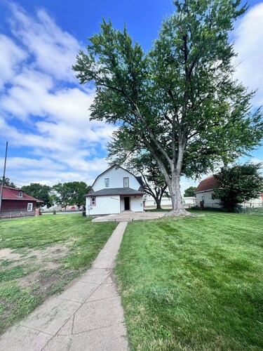 Hometown Retreat
Tremendous 5-bedroom house with AC in charming Gothenburg