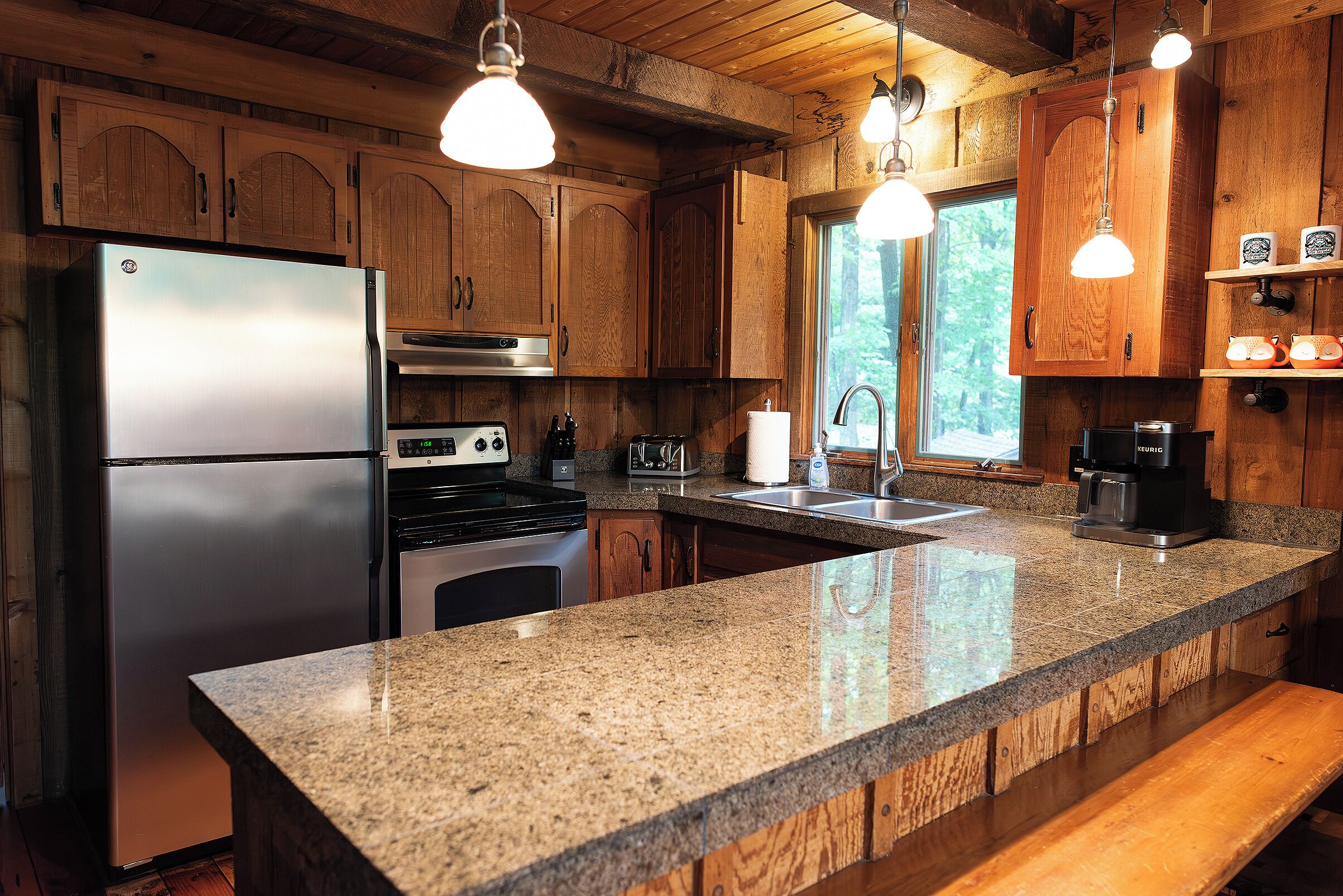 Micro-ondes, four, plaque de cuisson, lave-vaisselle