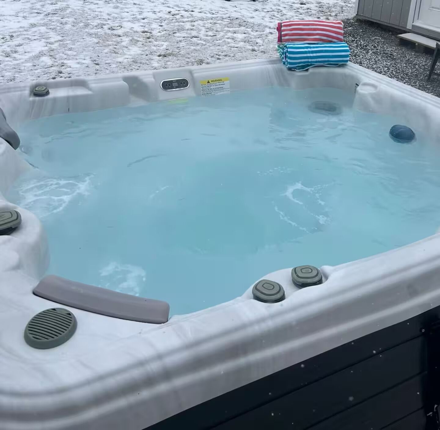 Tina de hidromasaje al aire libre