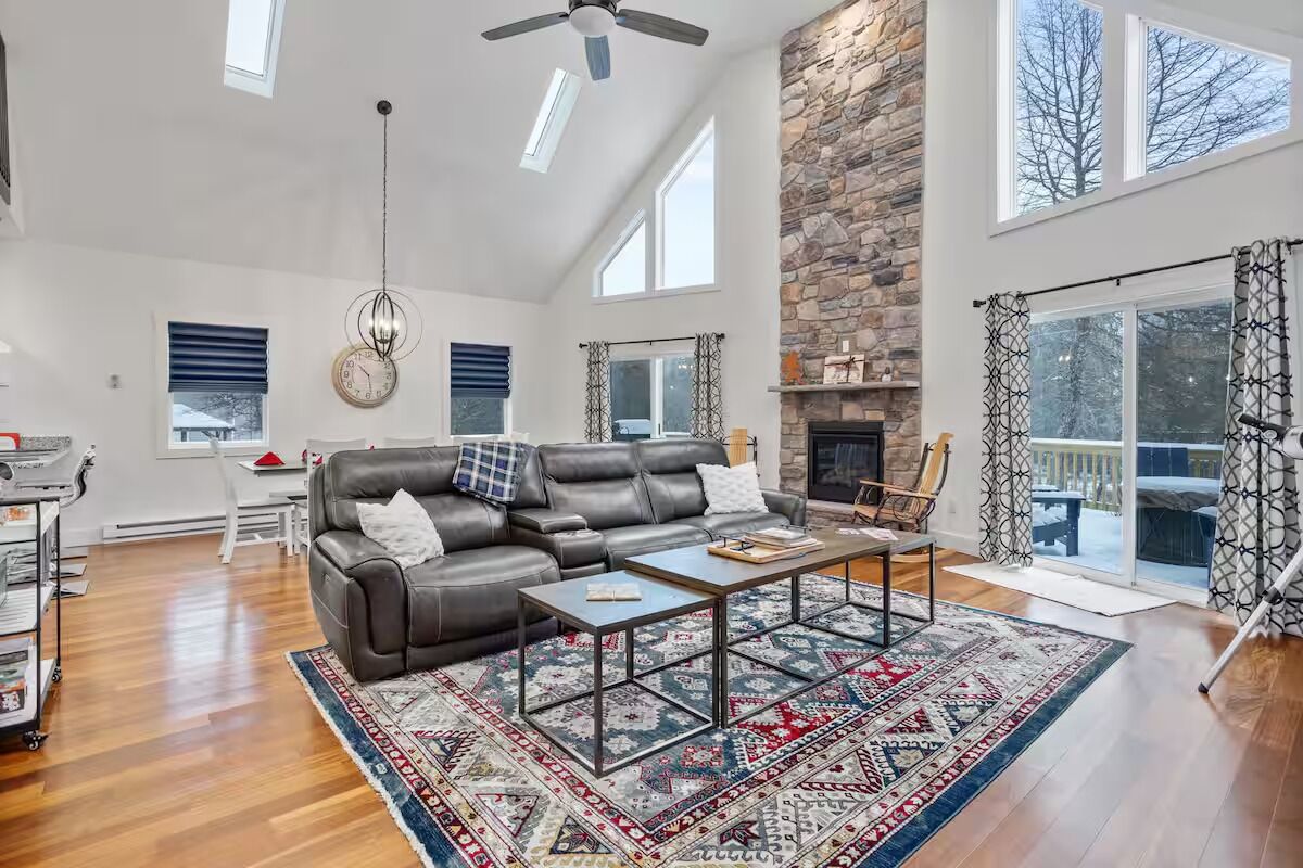 Télévision, cheminée