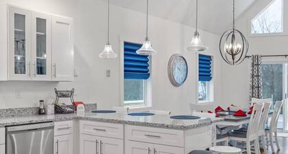 Petrarch Pines Chalet – Modern Retreat w/ Hot Tub + Year-Round Activities