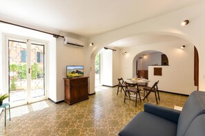 TV - Maisonette, Genova, Italy (Genova)