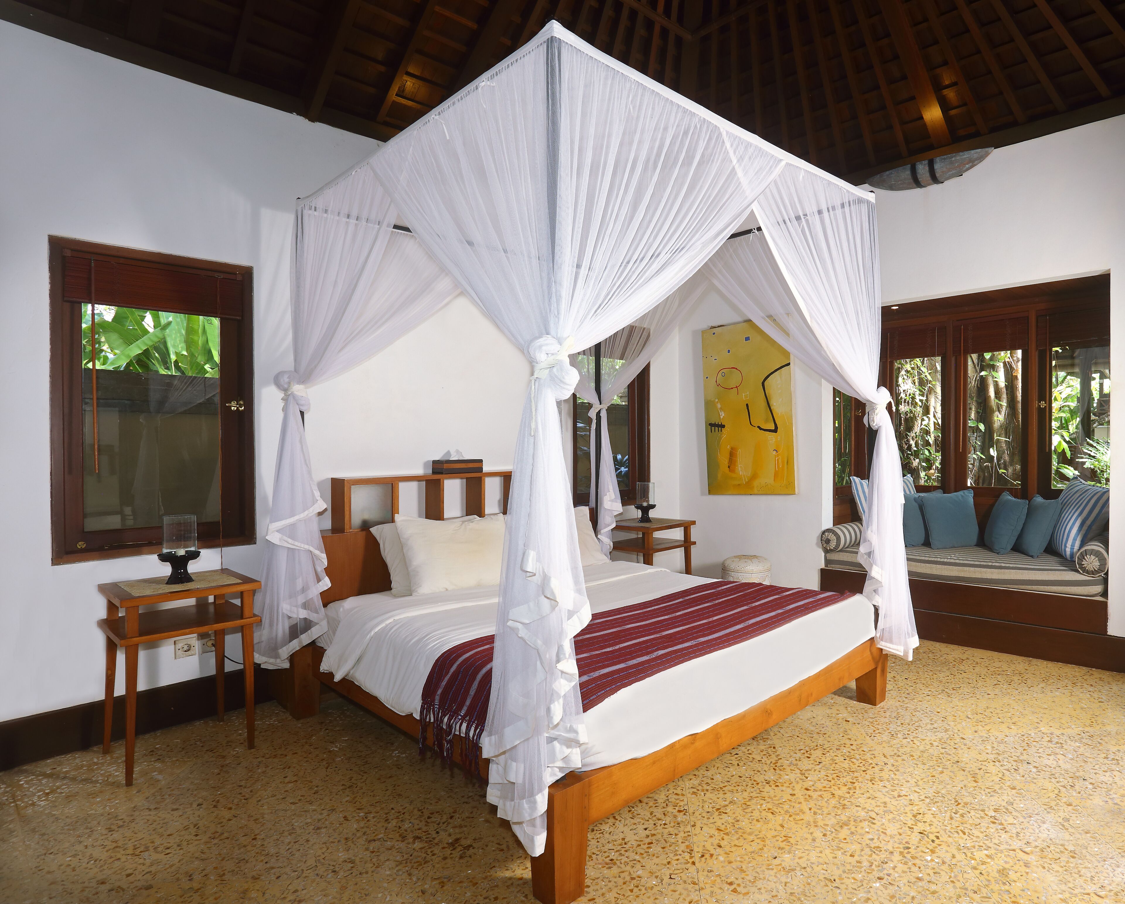 1 dormitorio, tabla de planchar con plancha, wifi y ropa de cama