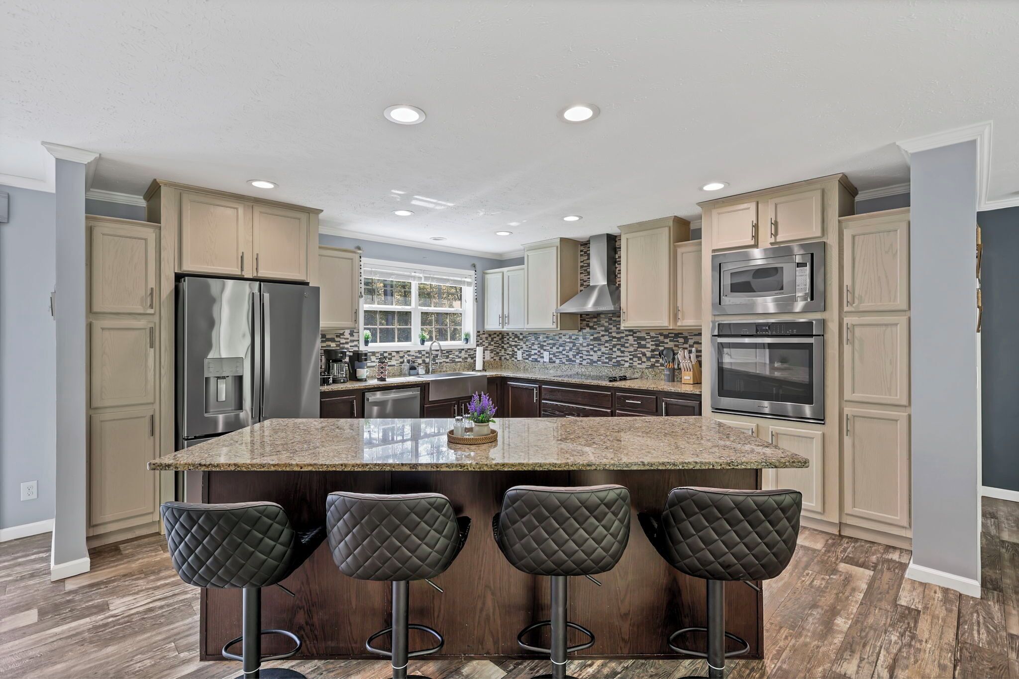 Mikrowelle, Ofen, Herdplatte, Geschirrspüler