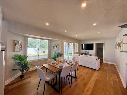 Modern Mountain Vie Retreat Sleeps 12 Sunset View & Fireplace