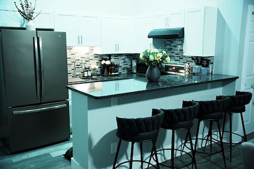 Modern Minimalist Home in the heart of Reading