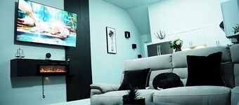 Modern Minimalist Home in the heart of Reading