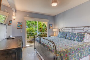 1 bedroom, in-room safe, desk, iron/ironing board - DEEP BLUE SEA at LaSiesta
Ground Floor Oceanfront 1-bedroom condo in Simpson Bay (Simpson Bay)