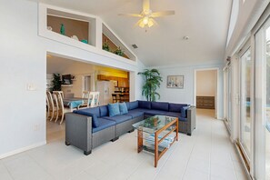 TV, peis og DVD-spiller