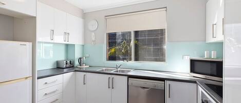 Fridge, microwave, oven, stovetop