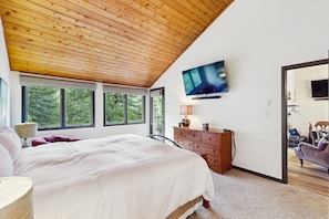 2 bedrooms, iron/ironing board, Internet, bed sheets