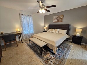 3 bedrooms, desk, iron/ironing board, free WiFi