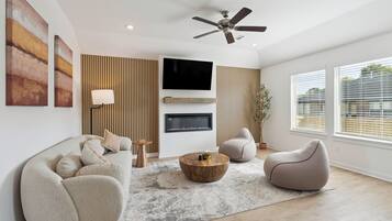 TV, fireplace
