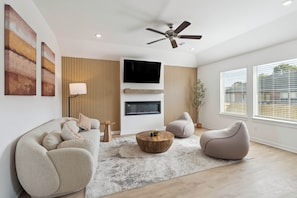 TV, fireplace