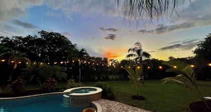 Peaceful 1 bdrm ensuite w/pool & private entrance in sunny Palm Beach Gardens