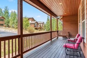 Terrace/patio - Dog-Friendly Stay | Near Trails in Silverthorne (Silverthorne)