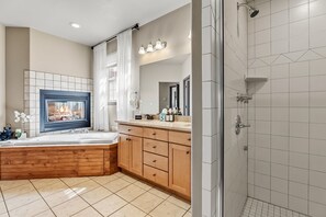 Shower, hair dryer, towels - Dog-Friendly Stay | Near Trails in Silverthorne (Silverthorne)