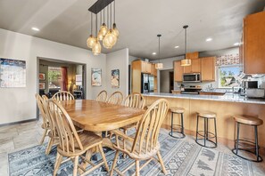 Dining - Dog-Friendly Stay | Near Trails in Silverthorne (Silverthorne)