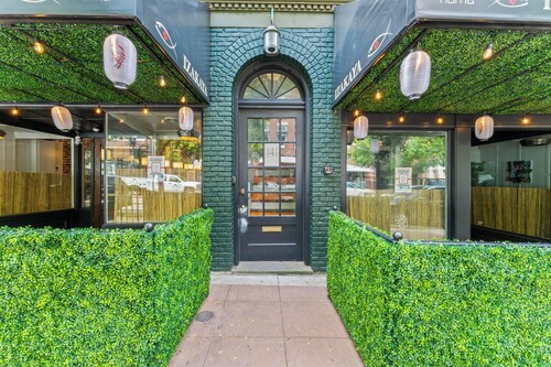 Amazing Rooftop Patio overlooking Gay Street