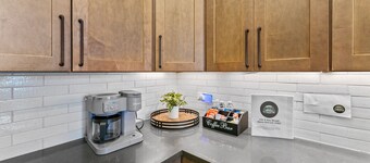 Amazing Rooftop Patio overlooking Gay Street