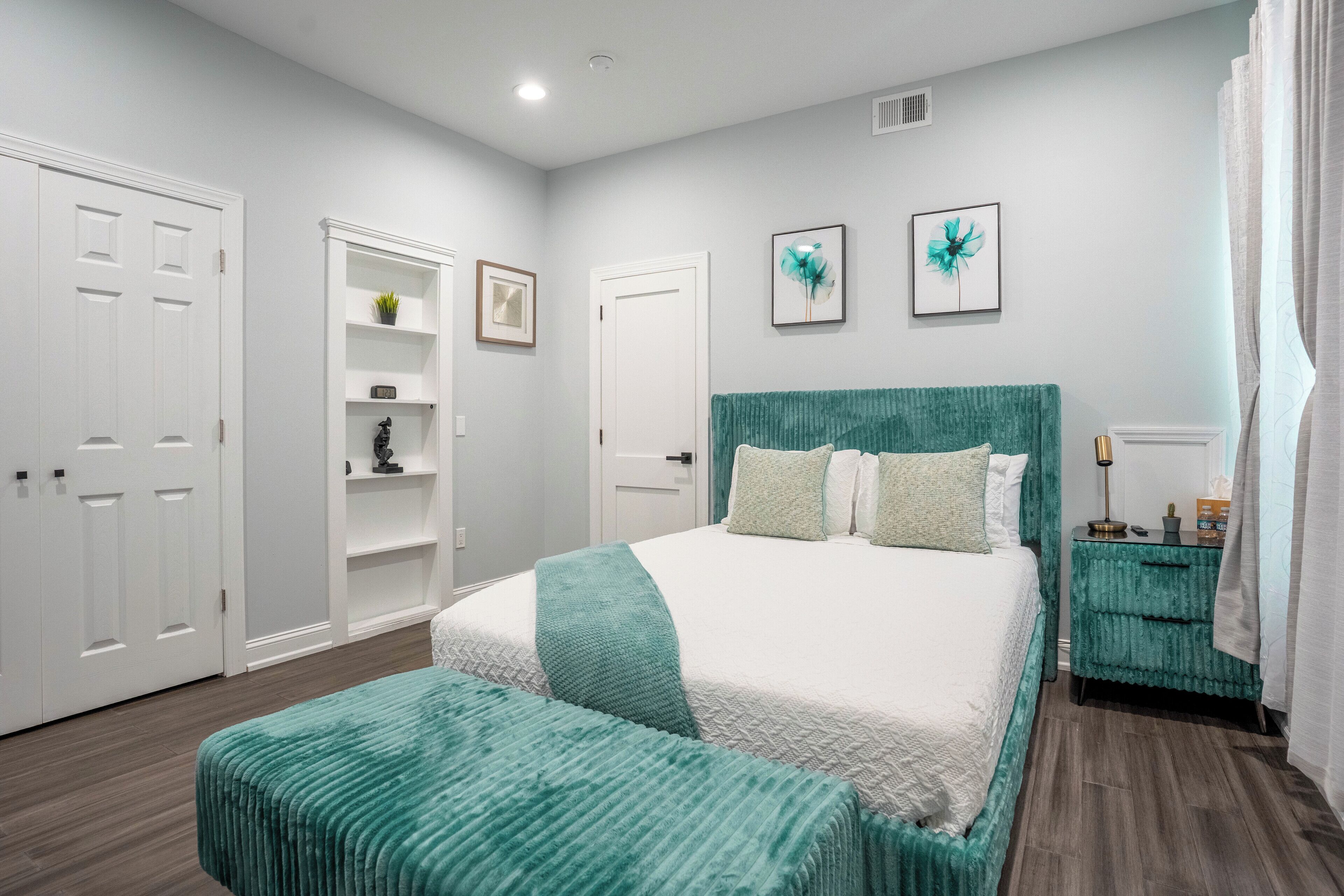 2 bedrooms, desk, iron/ironing board, free WiFi