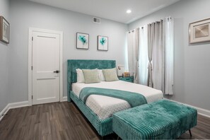 2 bedrooms, desk, iron/ironing board, free WiFi