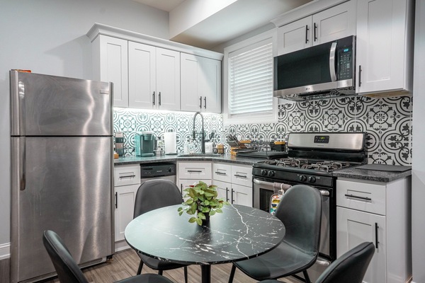 Fridge, microwave, stovetop, dishwasher