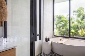 Handtücher, Seife, Shampoo, Toilettenpapier