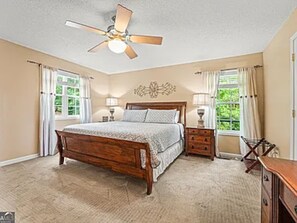 4 habitaciones, tabla de planchar con plancha y wifi gratis 