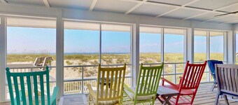 Oceanfront Home, Stunning Sunsets, 3 Owner Suites, Club w/Golf, Large Oceanview Deck, Dog Friendly