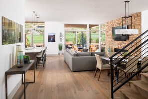 Televisión, chimenea