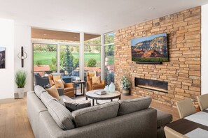 TV, fireplace