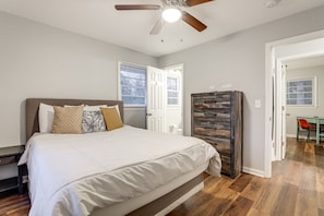 3 bedrooms, iron/ironing board, WiFi, bed sheets