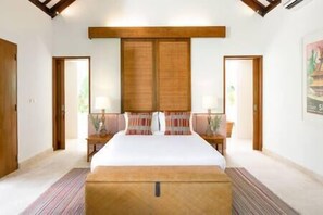 5 bedrooms, in-room safe, WiFi, bed sheets