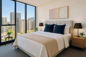 2 Schlafzimmer, Schreibtisch, Bügeleisen/Bügelbrett, Reisekinderbett