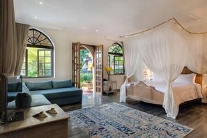 6 bedrooms, in-room safe, WiFi, bed sheets