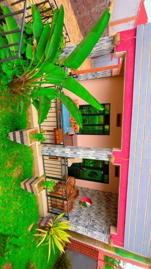 تفاصيل الفندق من الخارج