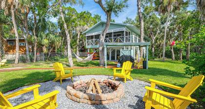 Dock, Hot Tub & Games: Crystal River Family Gem