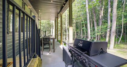 Lake Access, Pools & More: Family Home in Stanwood