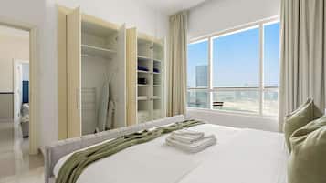 2 bedrooms, desk, iron/ironing board, WiFi