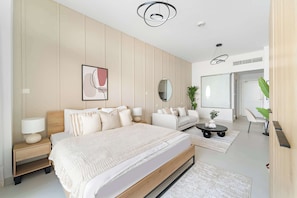 Desk, iron/ironing board, WiFi, bed sheets